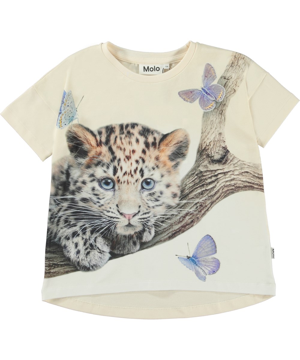 Raeesa Tiny Amur